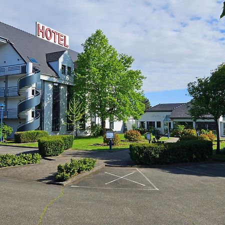 Hotel Restaurant La Tour Romaine - Haguenau - Strasbourg Nord Schweighouse-sur-Moder Exteriör bild