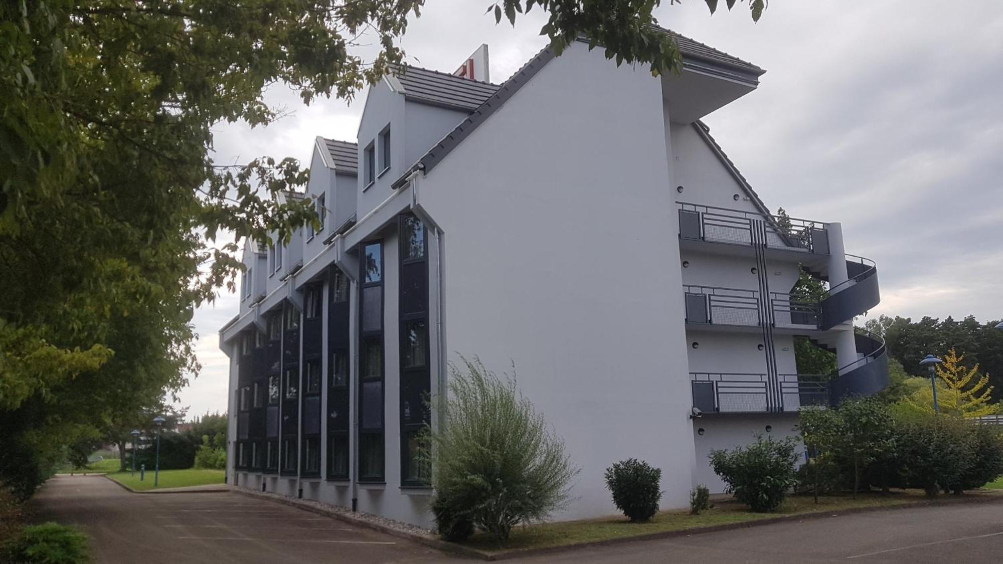 Hotel Restaurant La Tour Romaine - Haguenau - Strasbourg Nord Schweighouse-sur-Moder Exteriör bild