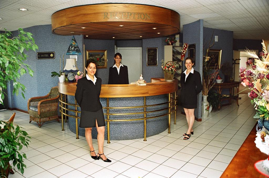 Hotel Restaurant La Tour Romaine - Haguenau - Strasbourg Nord Schweighouse-sur-Moder Exteriör bild